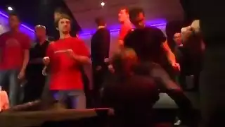 الشريك المسيطر يعلم الشاب الأسود ملذات الجنس الخشن