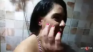 عرض ثقب كس نتاليا برادو في لقطات إباحية خام