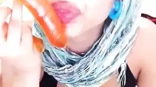 مشهد تونسية محجبة تستمني بقضيب صناعي بقوة