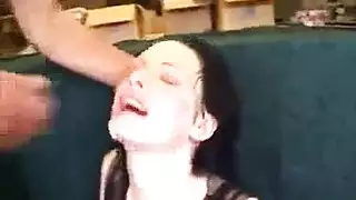 جلسة جنس عنيف: صرخات متعتها وذروتها