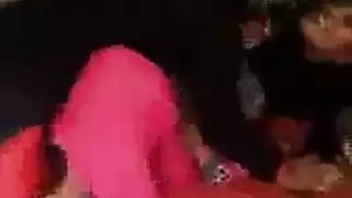 أنين متواصل من لعق حفرهن