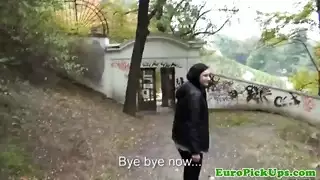 أعاني للتعامل مع قضيبه السميك