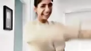 شريط جنسي عربي صريح: ساخن ومبلل