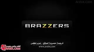 مبللة وجنونية: إباحية عربية مترجمة في حرامي حمام ساخن