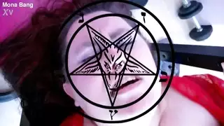 عاهرات محجبات يأخذن قضيبًا ضخمًا في جماع جماعي