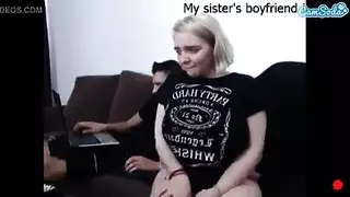 مفاجئة عيد ميلاد سكس محترم