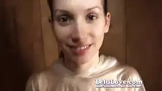 هوس فموي مقطر: قضيب عملاق يملأ فمها المشبع باللعاب