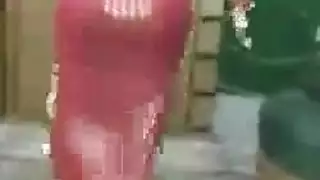 أو رقص مغربي – أثداء بارزة وأرداف تهتز