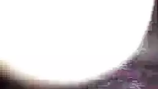 يعطي امراءة لتلعب به وتمتصه