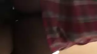 أشاهد جارتي وهي تُمارس الجنس بخشونة في مؤخرتها الضيقة