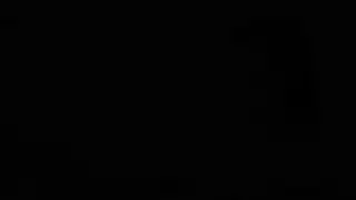 أول مرة للمراهقة أمام الكاميرا: حلمات صلبة وقضيب أصلب في فرجها المبلل